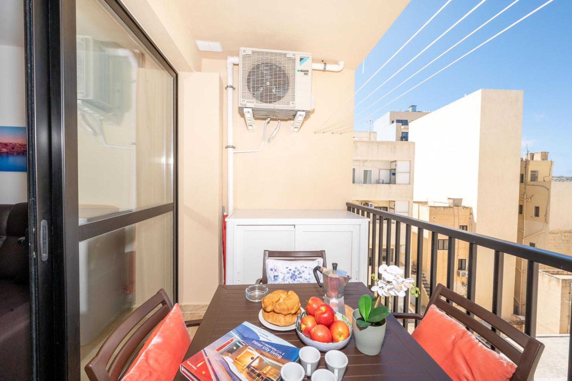 Sea Bliss Apartments With Terrace Just Off Seafront In St Paul'S Bay - By Getawaysmalta St. Paul's Bay Exterior foto